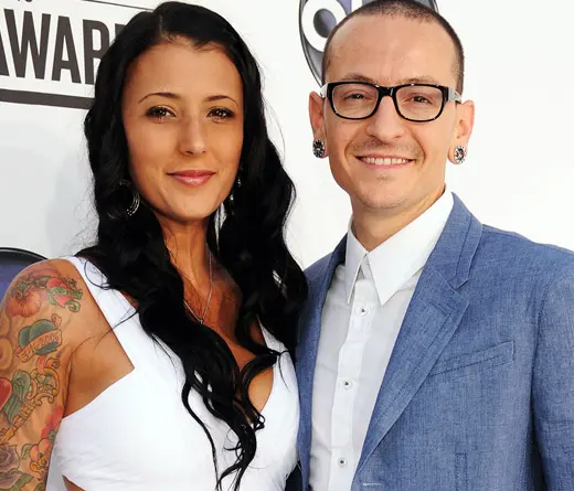 La ex mujer del recientemente fallecido miembro de Linkin Park reclama las cenizas del cantante. 